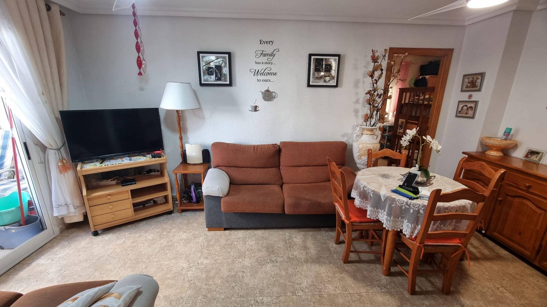 Appartamento a Torrevieja, Alicante, Spagna 2 camere da letto, 58 mq. N° 182886