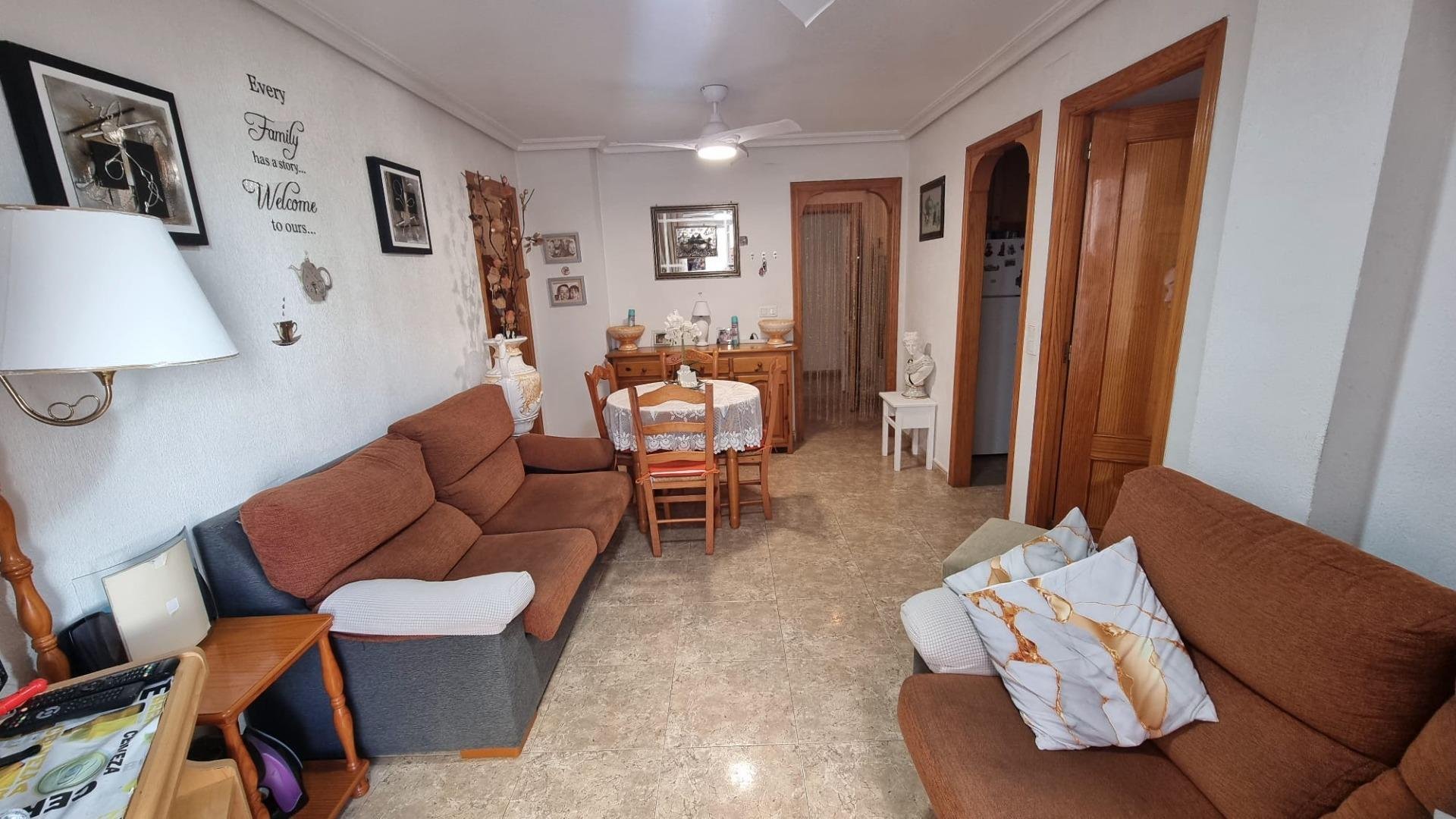 Appartamento a Torrevieja, Alicante, Spagna 2 camere da letto, 58 mq. N° 182886