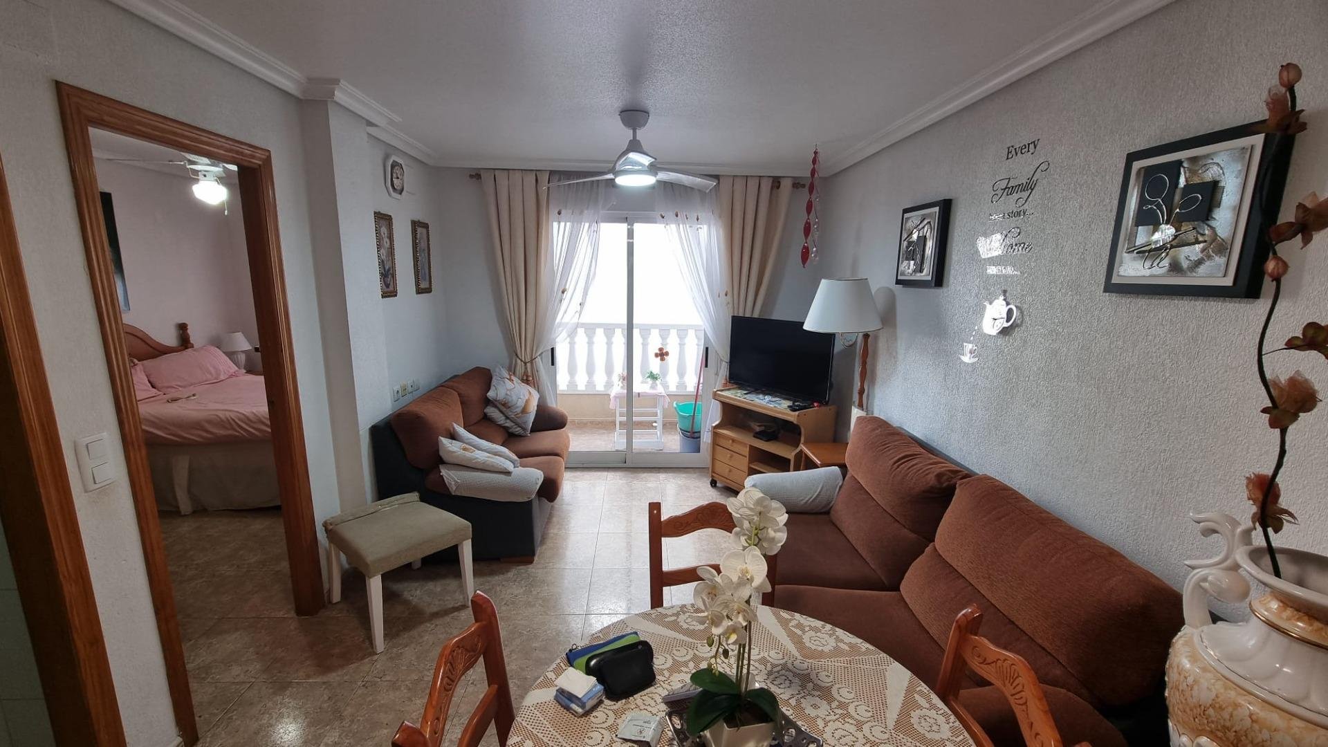 Appartamento a Torrevieja, Alicante, Spagna 2 camere da letto, 58 mq. N° 182886