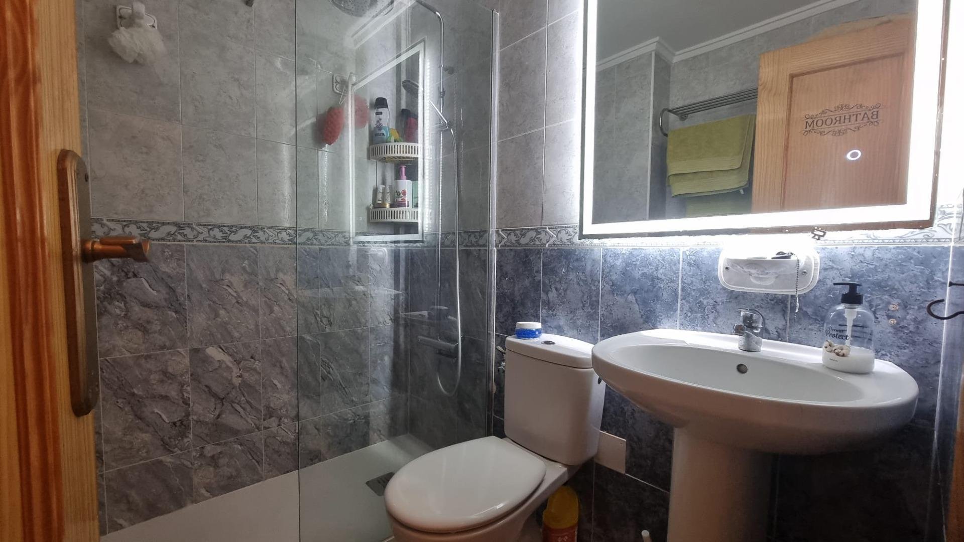 Appartamento a Torrevieja, Alicante, Spagna 2 camere da letto, 58 mq. N° 182886