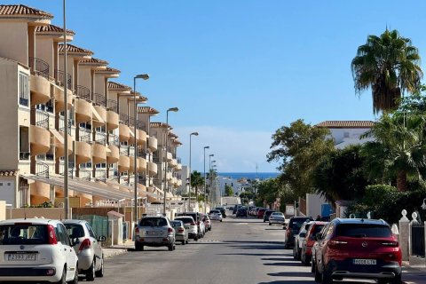 Lägenhet till salu i Orihuela, Alicante, Spanien 2 sovrum, 61 kvm. Nr. 182883 - foto 2