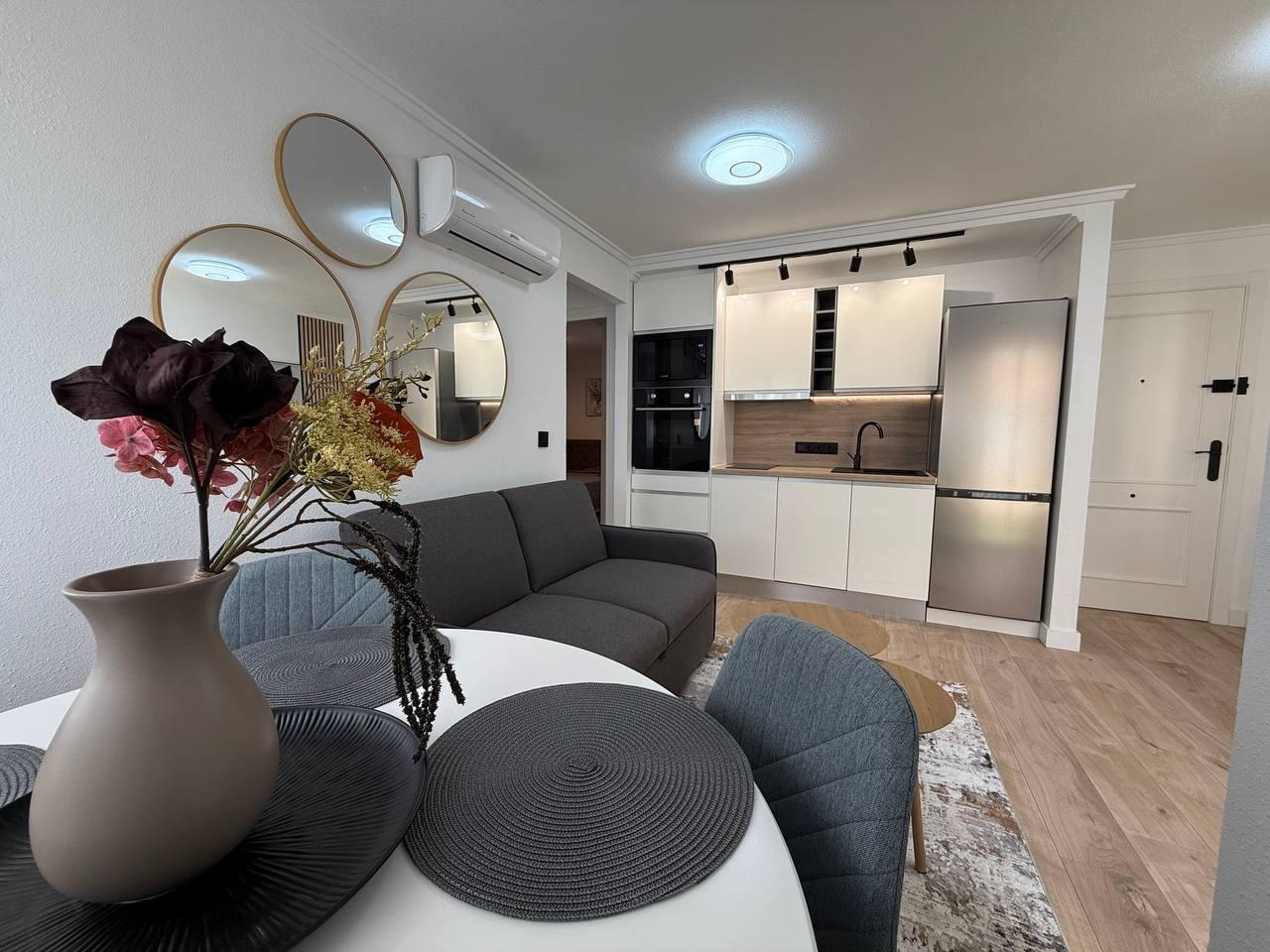 Apartment in Torrevieja, Alicante, Spain 2 bedrooms, 56 sq.m. No. 182884
