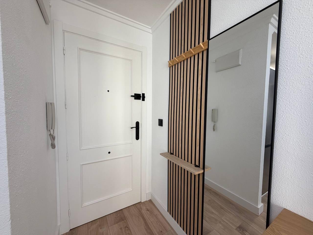 Apartment in Torrevieja, Alicante, Spain 2 bedrooms, 56 sq.m. No. 182884