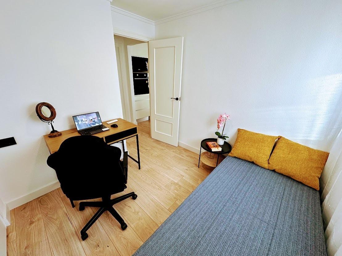 Apartment in Torrevieja, Alicante, Spain 2 bedrooms, 56 sq.m. No. 182884