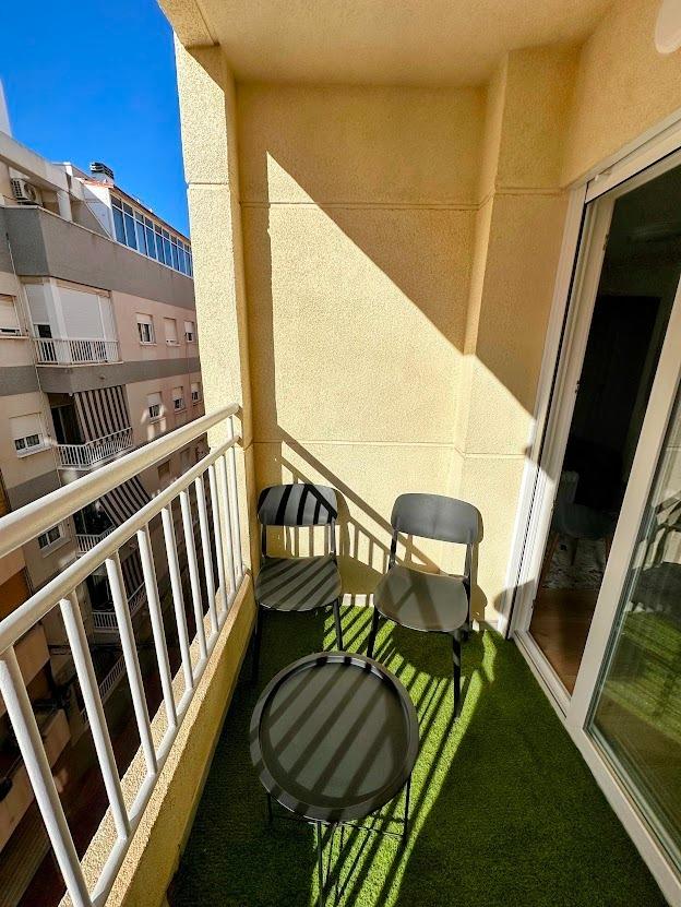 Apartment in Torrevieja, Alicante, Spain 2 bedrooms, 56 sq.m. No. 182884
