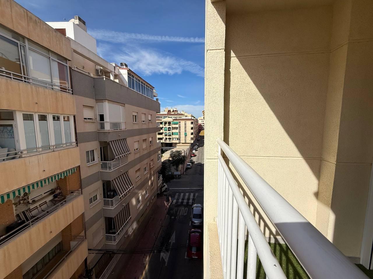 Apartment in Torrevieja, Alicante, Spain 2 bedrooms, 56 sq.m. No. 182884