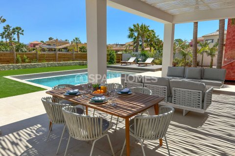 Villa for sale in Cuevas del Almanzora, Almeria, Spain 4 bedrooms, 171 sq.m. No. 107593 - photo 11