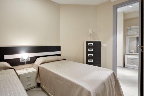 Apartment for rent Alicante, Spain 2 bedrooms, 89 sq.m. No. 116910 - photo 18