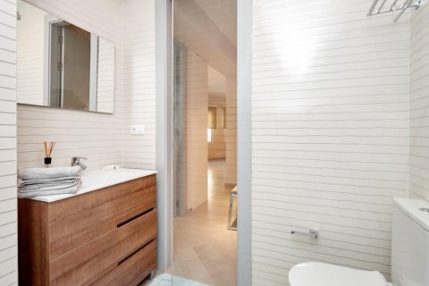 Apartment for rent Alicante, Spain 2 bedrooms, 89 sq.m. No. 116910 - photo 15