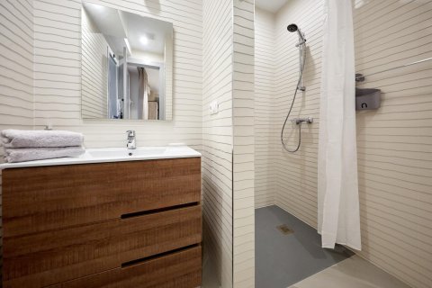 Apartment for rent Alicante, Spain 2 bedrooms, 89 sq.m. No. 116910 - photo 23