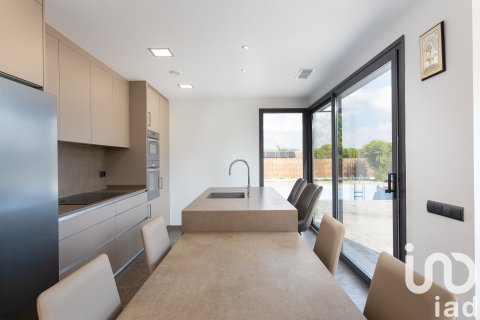 Продажа дома в Премия де Дальт, Барселона, Испания 4 спальни, 229м2 №152851 - фото 5