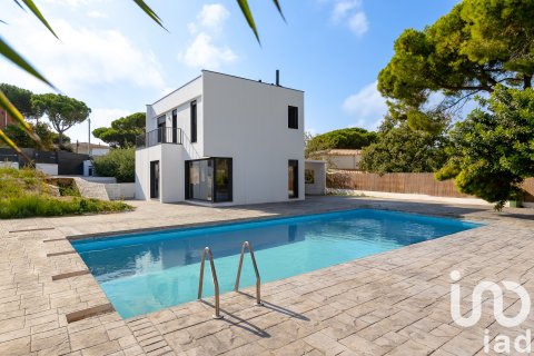 Casa a Premia De Dalt, Barcelona, Spagna 4 camere da letto, 229 mq. N° 152851