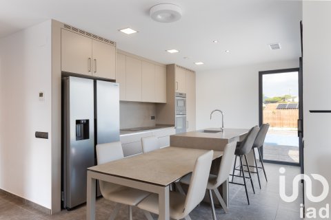 Продажа дома в Премия де Дальт, Барселона, Испания 4 спальни, 229м2 №152851 - фото 2