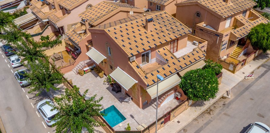 Huvila Torre de la Horadada, Alicante, Espanja 3 makuuhuonetta,  No. 147646