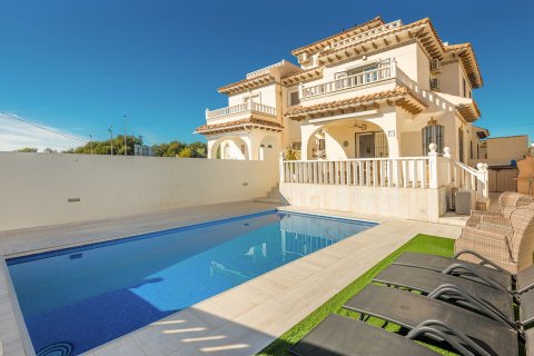 Kaupunkipientalo Cabo Roig, Alicante, Espanja 3 makuuhuonetta, 105 m2 No. 147644