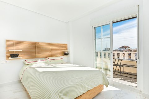 Kamienica w Cabo Roig, Alicante, Hiszpania 3 sypialnie, 105 mkw. nr 147644 – zdjęcie 12