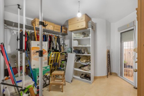 Apartment à vendre à Torrevieja, Alicante, Espagne, 4 chambres,  No. 147643 - photo 21