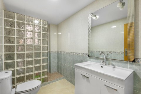 Apartment à vendre à Torrevieja, Alicante, Espagne, 4 chambres,  No. 147643 - photo 17