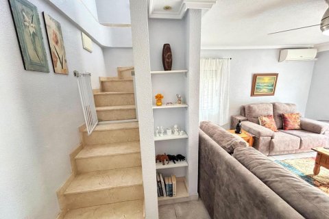 Townhouse for sale in Villamartin, Alicante, Spain 4 bedrooms,  No. 147645 - photo 11