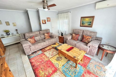 Townhouse for sale in Villamartin, Alicante, Spain 4 bedrooms,  No. 147645 - photo 9