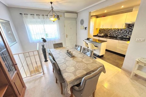 Townhouse for sale in Villamartin, Alicante, Spain 4 bedrooms,  No. 147645 - photo 8