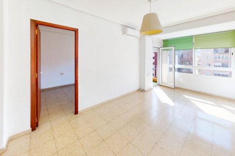 Apartment à vendre à Valencia, Espagne, 4 chambres, 81 m2 No. 147640 - photo 2