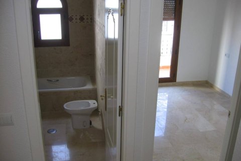 Продажа дуплекса в Вилламартин, Аликанте, Испания 2 спальни, 90м2 №179569 - фото 22