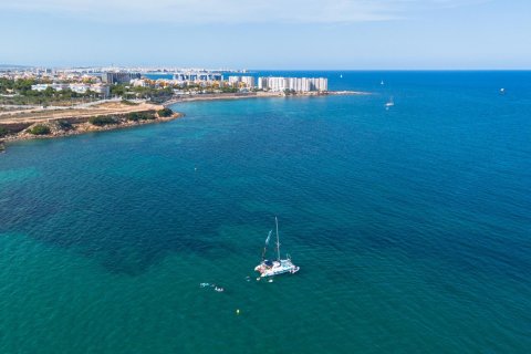 Apartamento en venta en Playa Flamenca II, Alicante, España 2 dormitorios, 75 m2 No. 179579 - foto 3