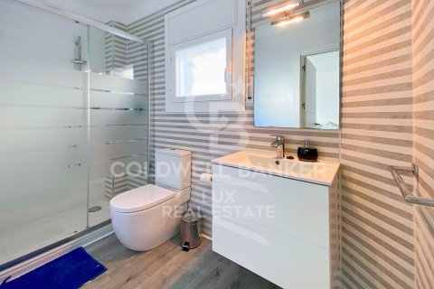 Villa for sale in Empuriabrava, Girona, Spain 4 bedrooms, 370 sq.m. No. 160297 - photo 27