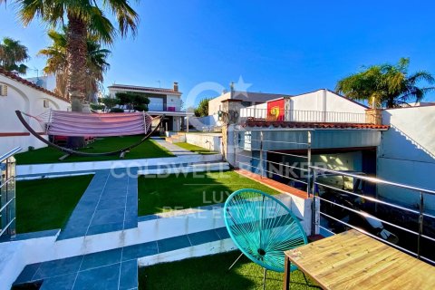 Villa for sale in Empuriabrava, Girona, Spain 4 bedrooms, 370 sq.m. No. 160297 - photo 14