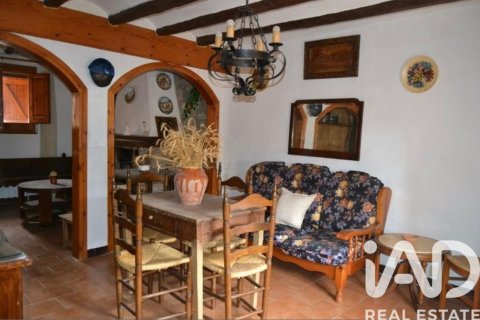 Villa in Lleida, Spain 4 bedrooms, 213 sq.m. No. 185487