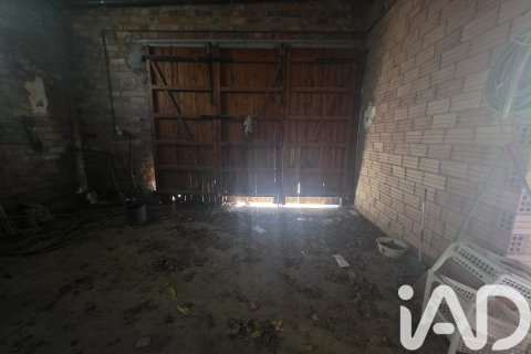 Townhouse for sale in Albesa, Lleida, Spain 4 bedrooms, 186 sq.m. No. 185490 - photo 8