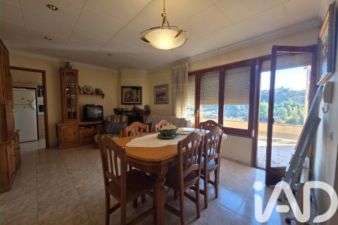 Townhouse for sale in Albesa, Lleida, Spain 4 bedrooms, 186 sq.m. No. 185490 - photo 14