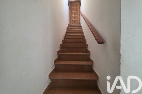 Townhouse for sale in Albesa, Lleida, Spain 4 bedrooms, 186 sq.m. No. 185490 - photo 10