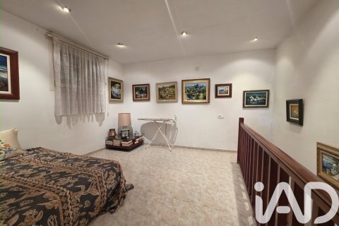 Townhouse for sale in Albesa, Lleida, Spain 4 bedrooms, 186 sq.m. No. 185490 - photo 27