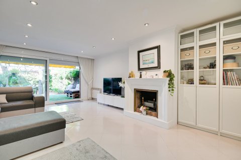 Duplex à vendre Tiana, Barcelona, Espagne, 4 chambres, 258 m2 No. 136990 - photo 13