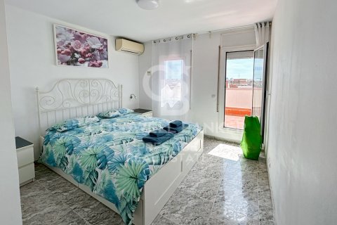Takvåning till salu i Barcelona, Spanien 2 sovrum, 62 kvm. Nr. 160167 - foto 9