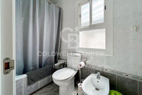 Takvåning till salu i Barcelona, Spanien 2 sovrum, 62 kvm. Nr. 160167 - foto 11