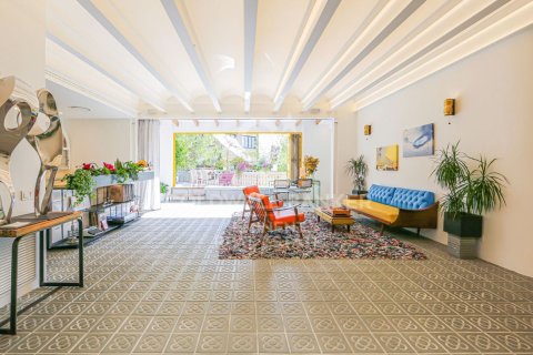 House for sale in Barcelona, Spain 4 bedrooms, 408 sq.m. No. 160171 - photo 11