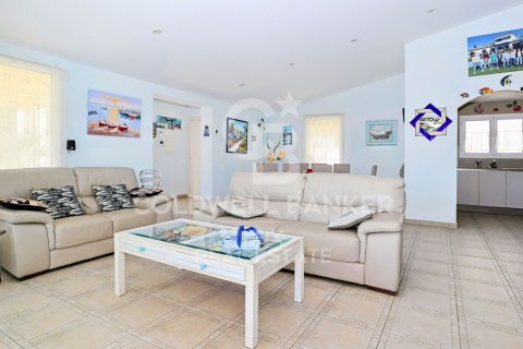 Dom w Empuriabrava, Girona, Hiszpania 5 sypialni, 279 mkw. nr 160170 – zdjęcie 10