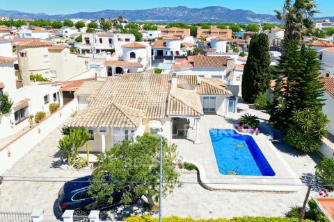 House for sale in Empuriabrava, Girona, Spain 5 bedrooms, 279 sq.m. No. 160170 - photo 26