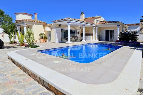 Dom w Empuriabrava, Girona, Hiszpania 5 sypialni, 279 mkw. nr 160170 – zdjęcie 2