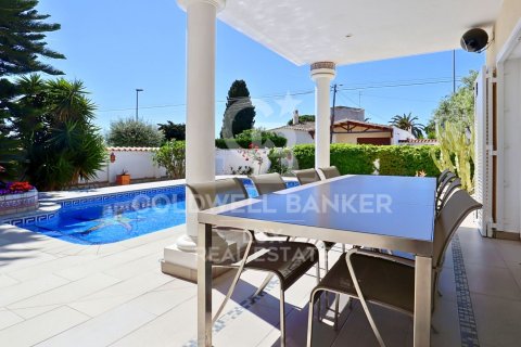 House for sale in Empuriabrava, Girona, Spain 5 bedrooms, 279 sq.m. No. 160170 - photo 7