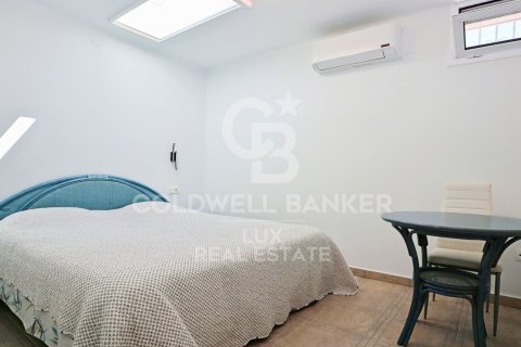 Dom w Empuriabrava, Girona, Hiszpania 5 sypialni, 279 mkw. nr 160170 – zdjęcie 20