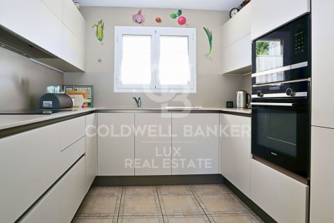 Dom w Empuriabrava, Girona, Hiszpania 5 sypialni, 279 mkw. nr 160170 – zdjęcie 12