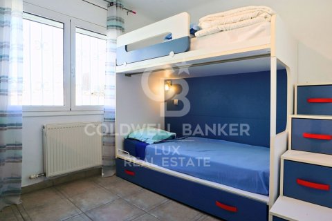 Dom w Empuriabrava, Girona, Hiszpania 5 sypialni, 279 mkw. nr 160170 – zdjęcie 18