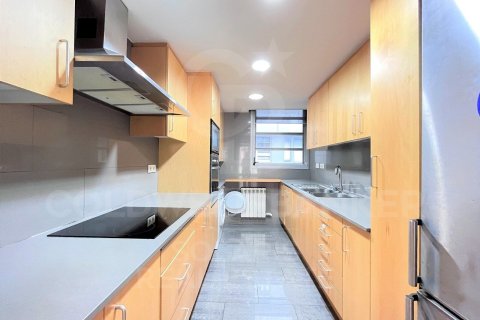 Apartment à vendre à Barcelona, Espagne, 3 chambres, 126 m2 No. 160168 - photo 13