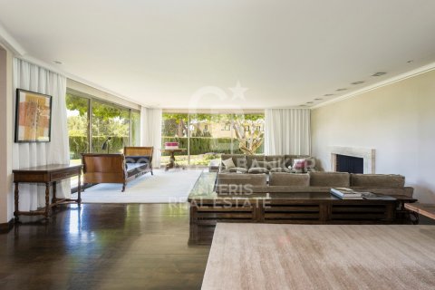 Villa à vendre à Barcelona, Espagne, 5 chambres, 678 m2 No. 160165 - photo 18