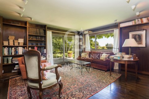 Villa à vendre à Barcelona, Espagne, 5 chambres, 678 m2 No. 160165 - photo 25