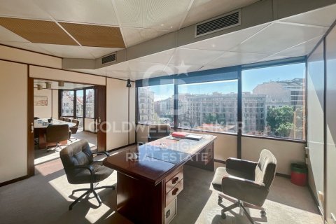 Ofiss pārdošanā Barcelona, Spānijā 253 m2 Nr. 160166 - attēls 7